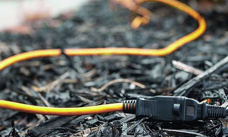 can extension cord get wet?