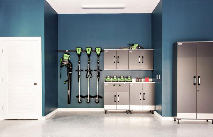 27 Garage Paint Ideas And Tips For, Best Color To Paint Garage Cabinets