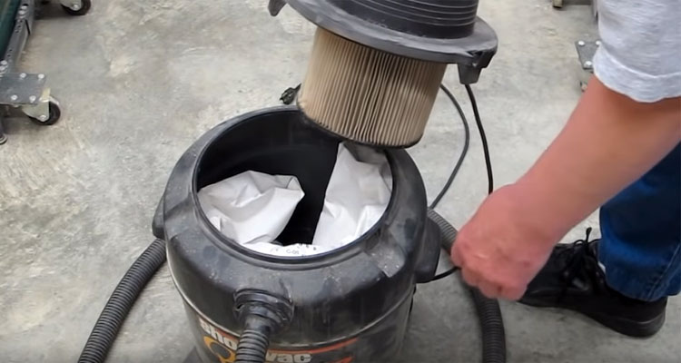 how to clean a shop vacuum
